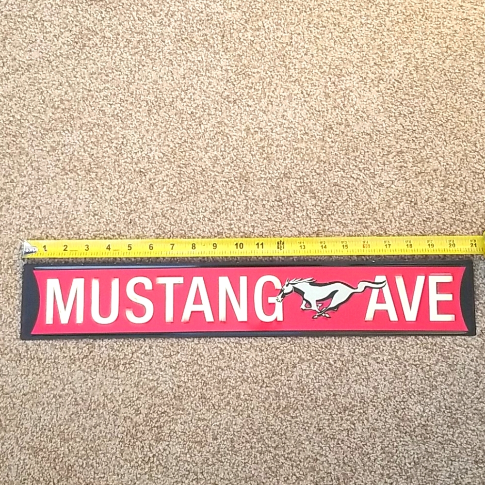 Open road Mustang Ave tin sign